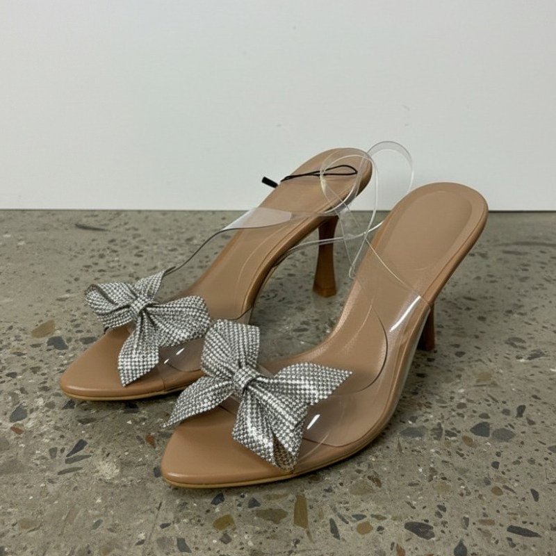 Clear Strap Heel - Przezroczyste szpilki z kokardą z dżetów,