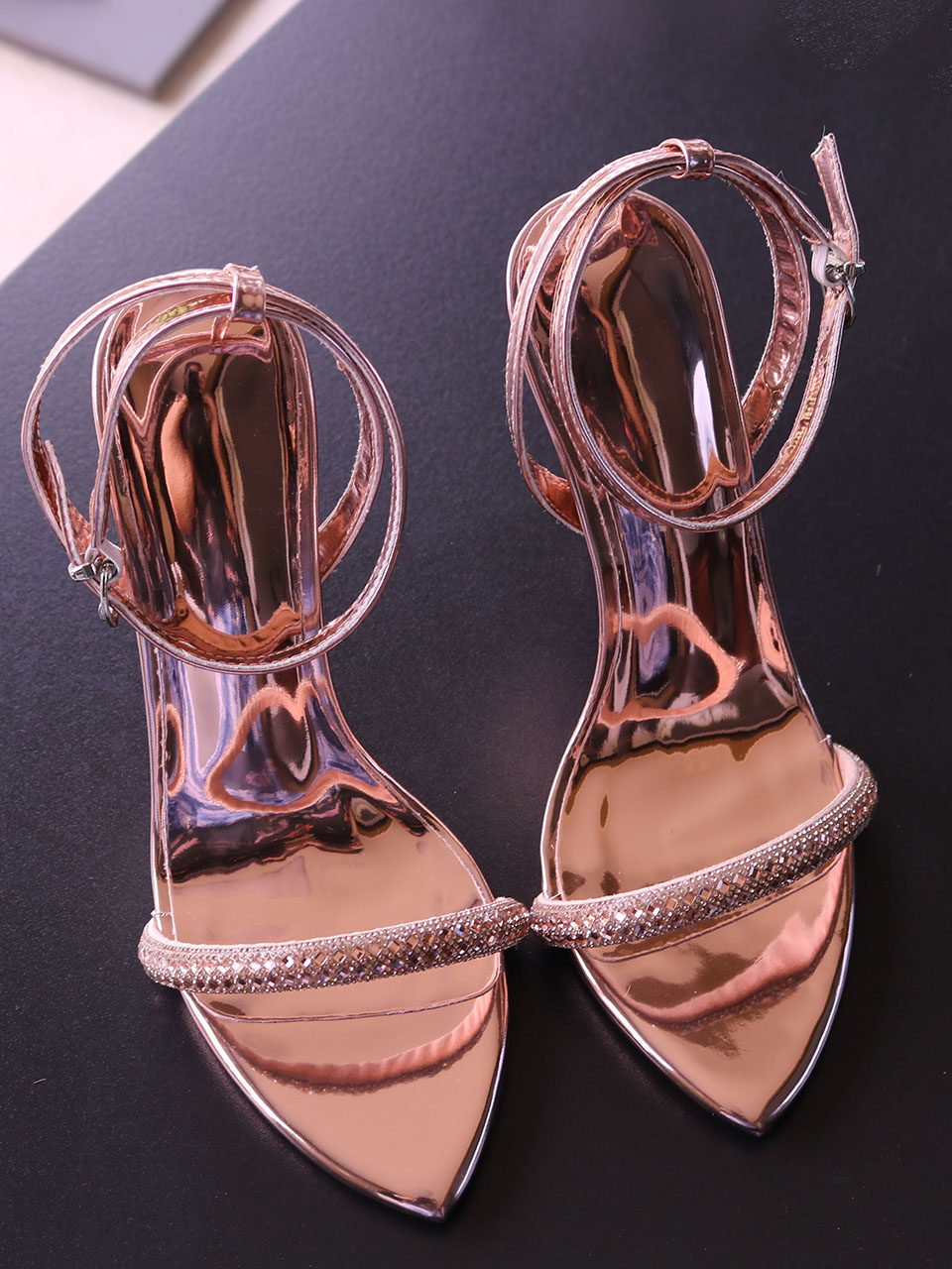 Srebrne, lakierowane skórzane  – Rhinestone Sandal Women recenzja i cena